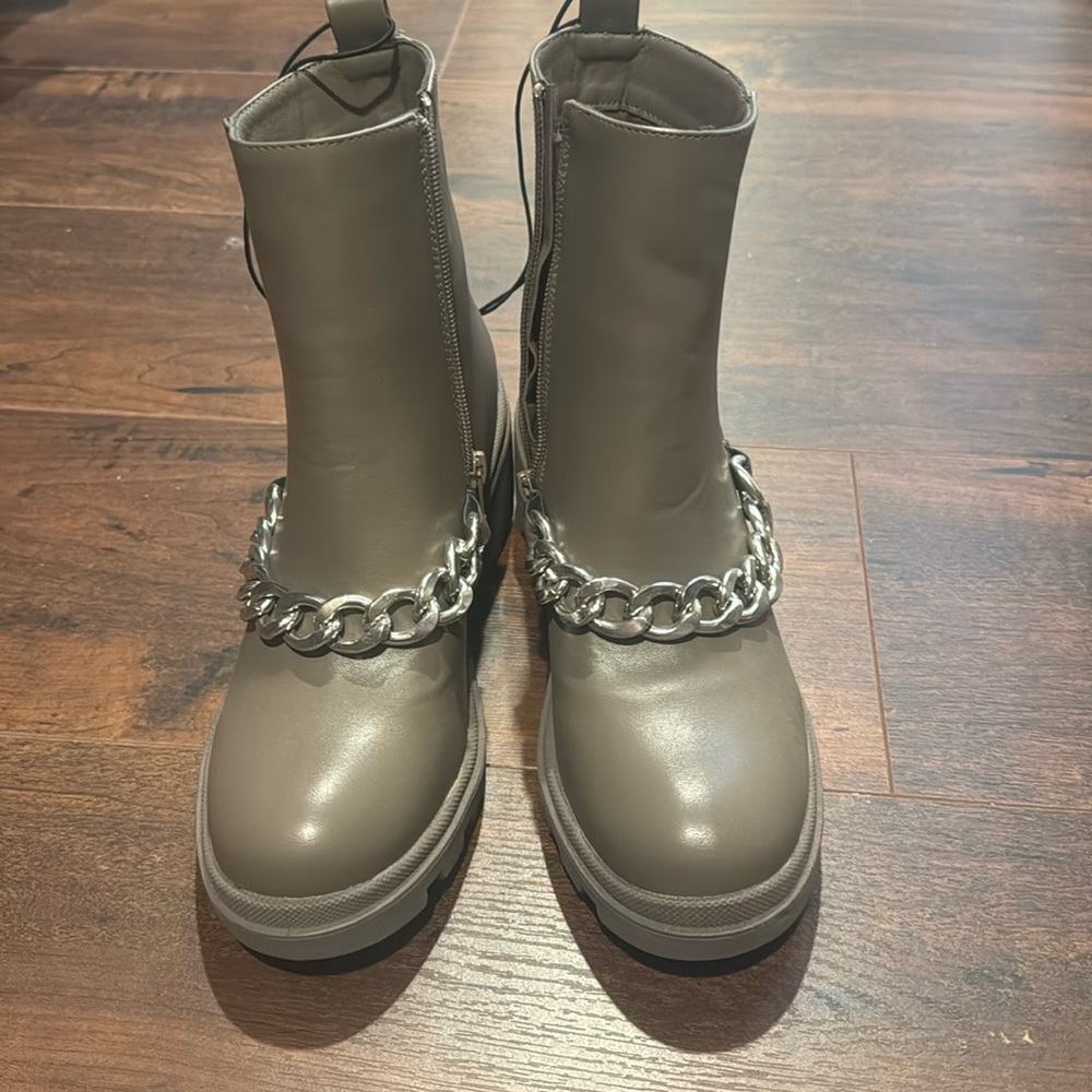 BNWT Report Chunky Booties